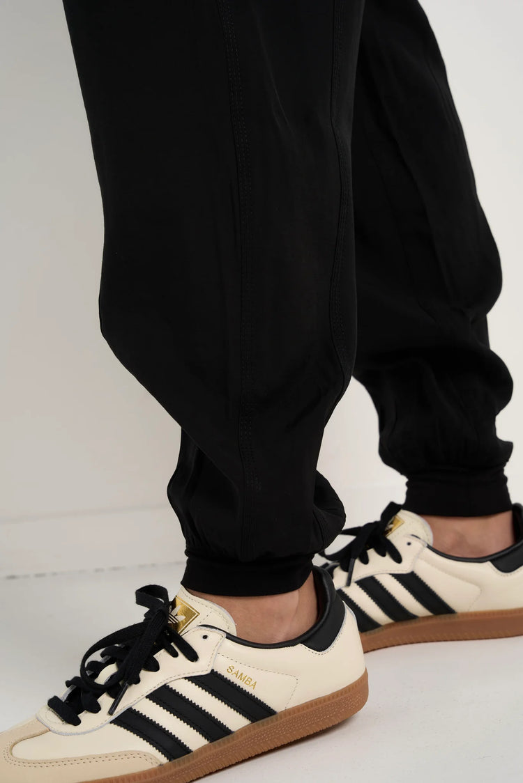 New Warrior Black Relaxed Drapey Drawstring Stretch Cuff Pant