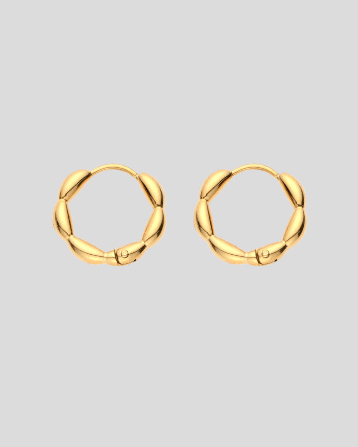 Lova Huggie Earrings | Gold