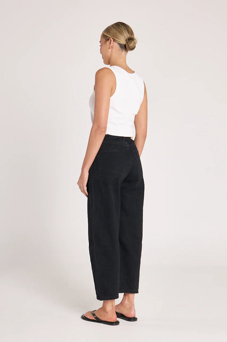 Lola Cropped Barrel Jean | Black