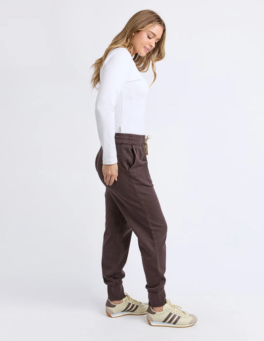 Simplified Trackpant | Coffee