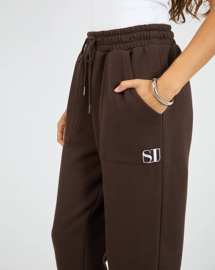 Silent Luxe Cuffed Trackpant | Chocolate