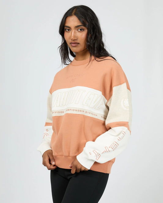 Performance Slouch Crew