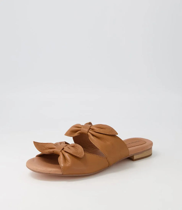 Pakia | Tan