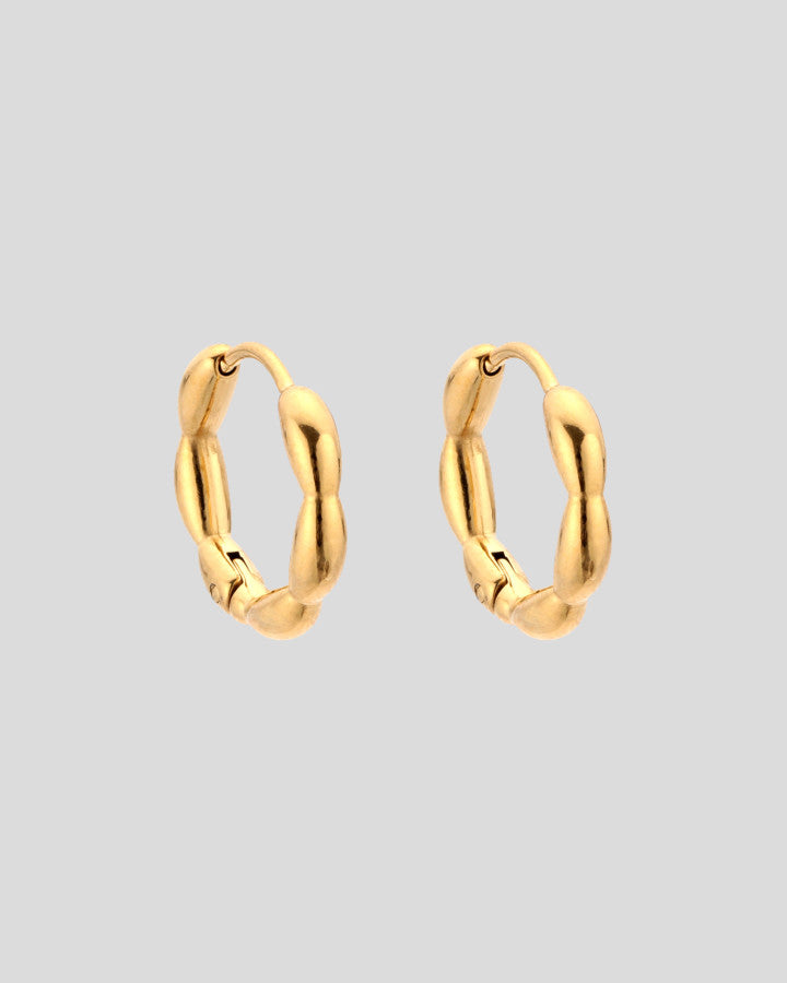 Lova Huggie Earrings | Gold