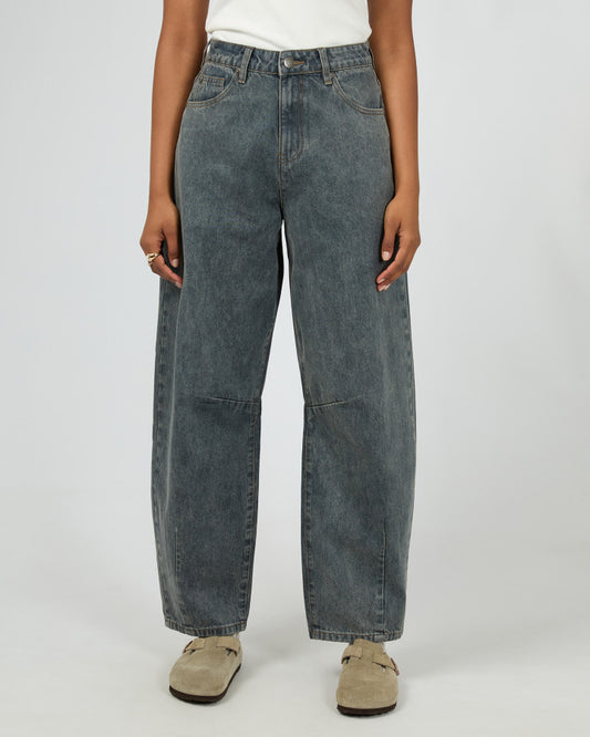 Hallie Barrel Leg Jean | Slate