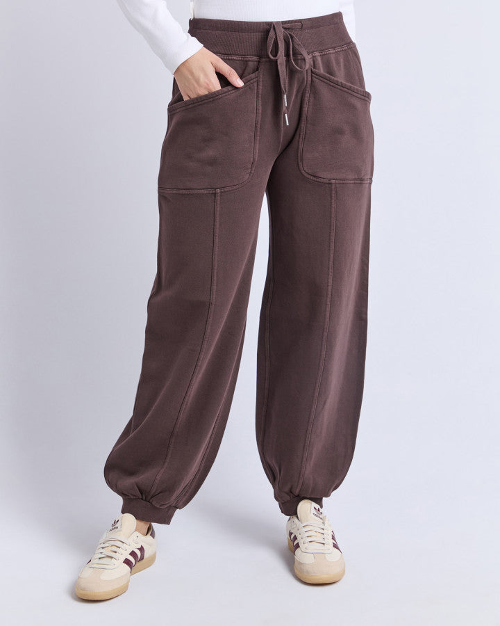 Leo Trackpant | Coffee