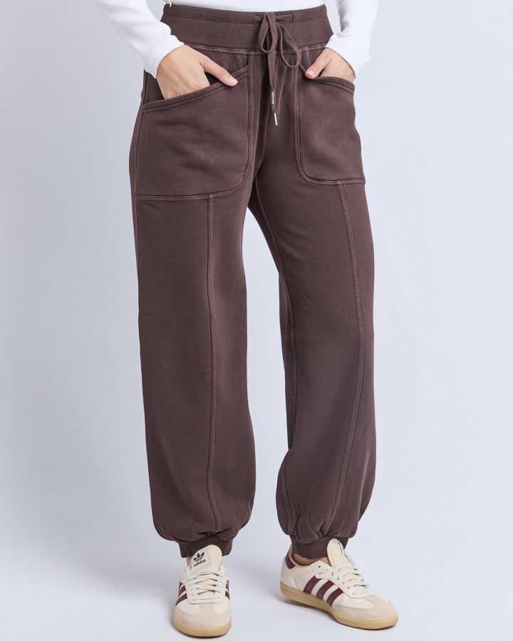 Leo Trackpant | Coffee