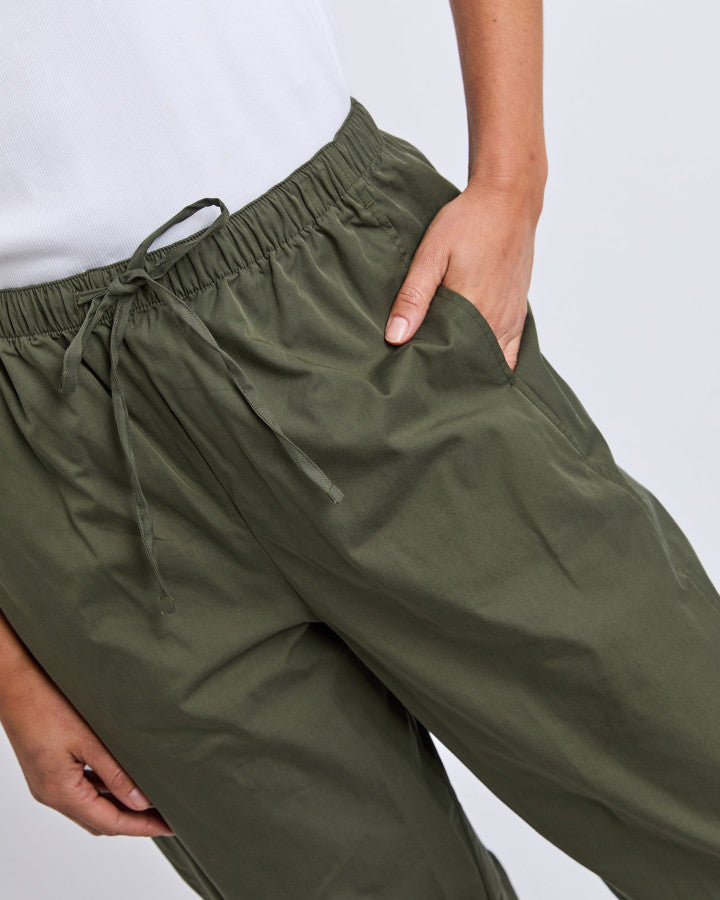 Lund Barrel Leg Pant