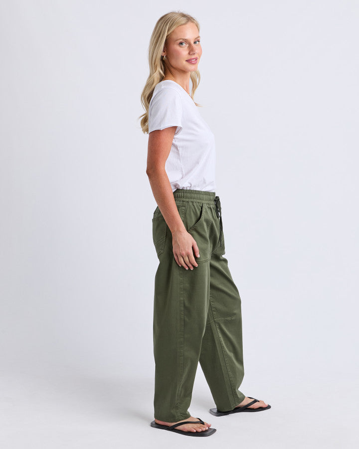 Quinn Barrel Jogger |  Basil