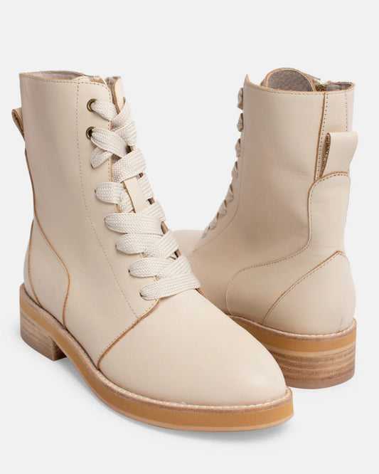 Clover Leather Boot | Almond